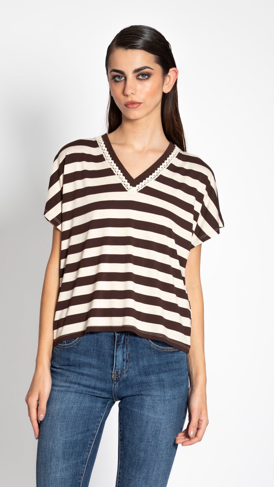 TRISTE - T-SHIRT SCOLLO A V